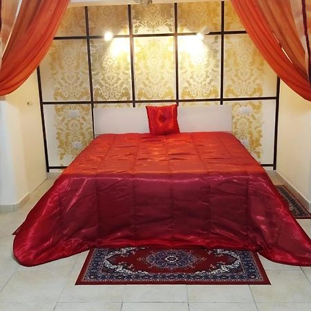 Casa Vacanza La Maison De Losyram Art ซาแลร์โน ภายนอก รูปภาพ
