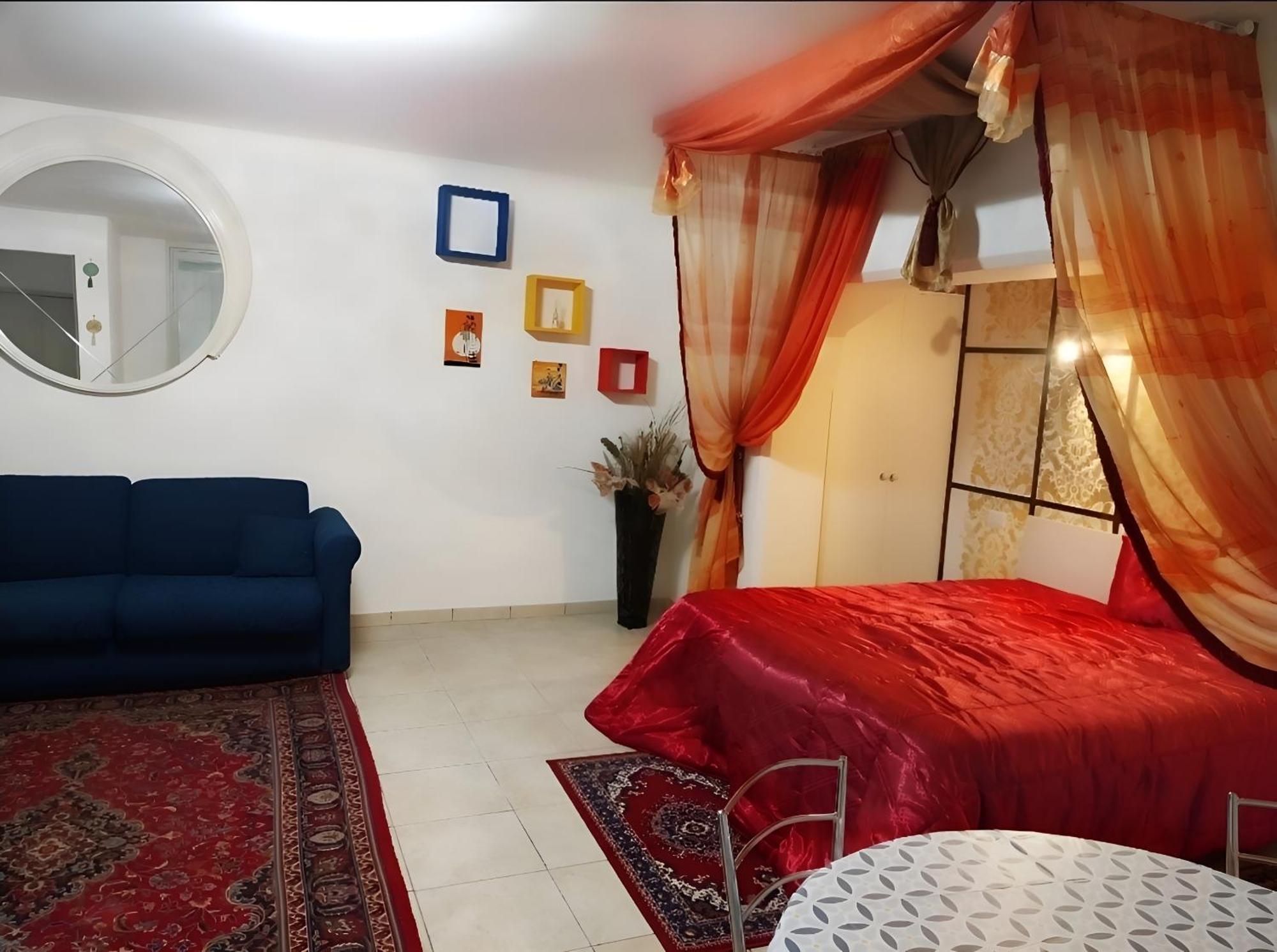 Casa Vacanza La Maison De Losyram Art ซาแลร์โน ภายนอก รูปภาพ